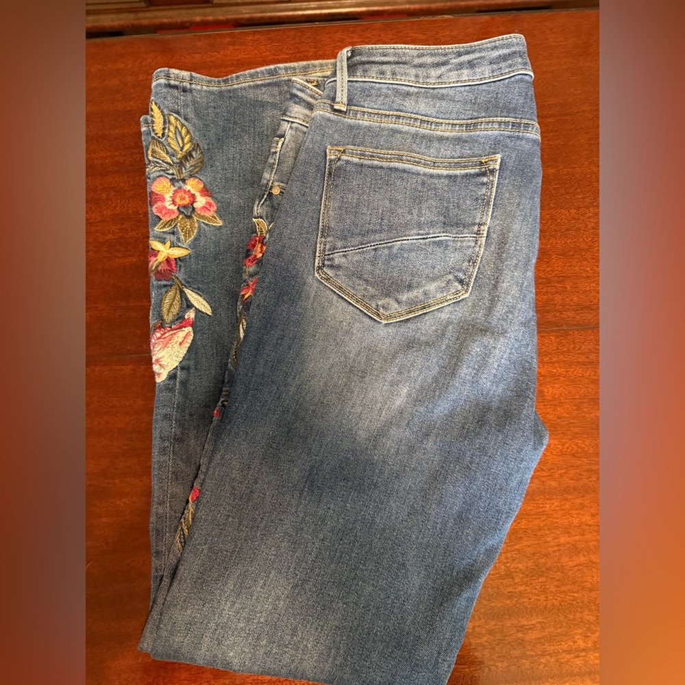 DRIFTWOOD “Kelly” Embroidered Blue Jeans - Picture 5 of 5